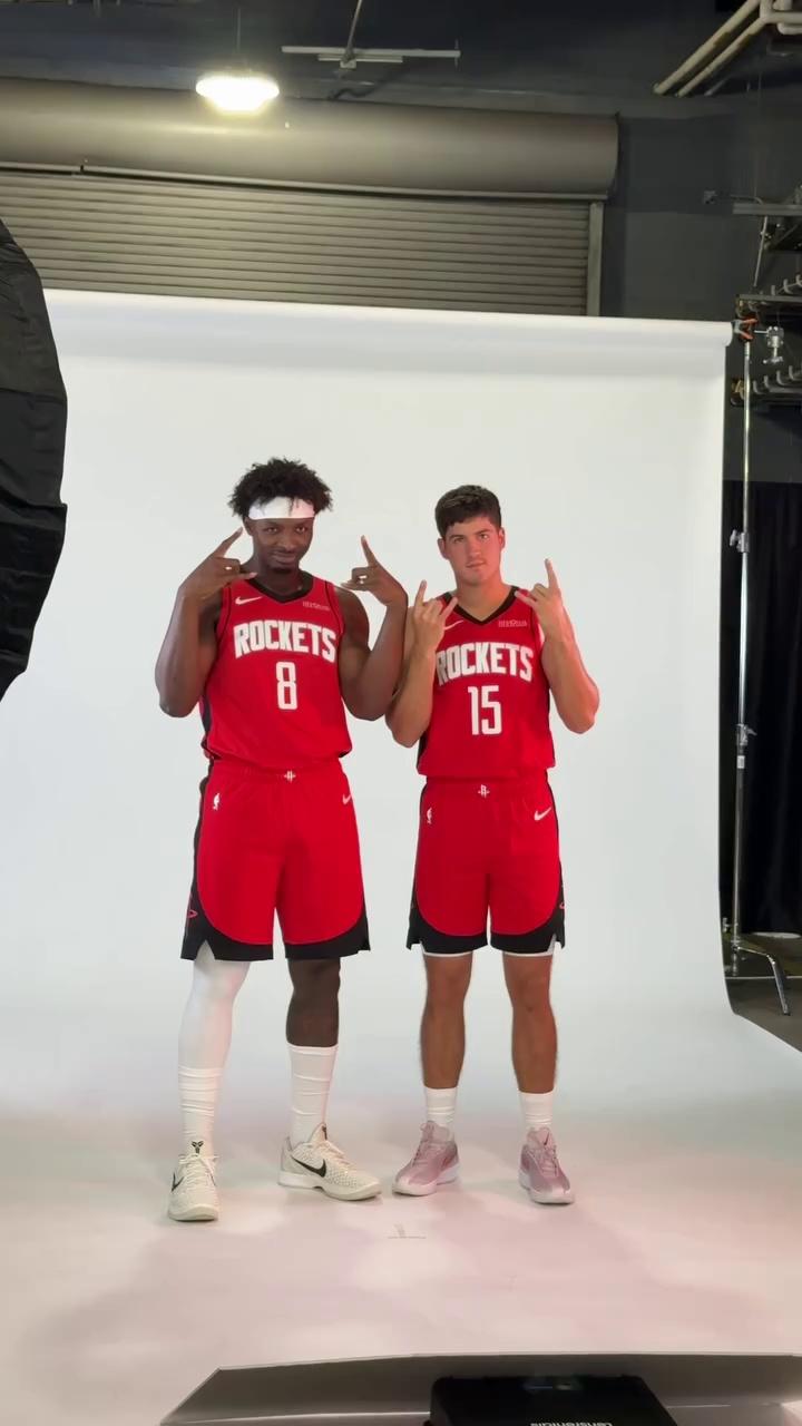 休斯敦火箭发布备战花絮,清晨内部沟通,德国杯任务艰巨,团队化学反应显著 休斯敦火箭发布备战花絮,清晨内部沟通,德国杯任务艰巨,团队化学反应显著