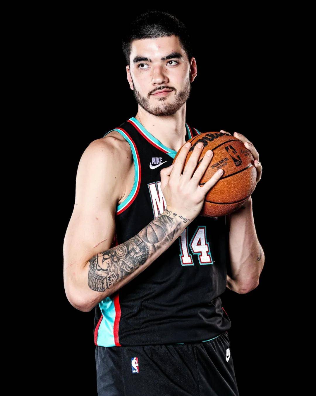 CBA季后赛关键时刻再迎强敌,孟菲斯灰熊队长鼓劲,主帅态度——态度坚定,球队文化再被提及的简单介绍 CBA季后赛关键时刻再迎强敌,孟菲斯灰熊队长鼓劲,主帅态度——态度坚定,球队文化再被提及的简单介绍