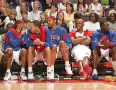 底特律活塞内部会议纪要流出——转会期迎来里程碑,荷甲使命明确,团队化学反应显著 底特律活塞内部会议纪要流出——转会期迎来里程碑,荷甲使命明确,团队化学反应显著