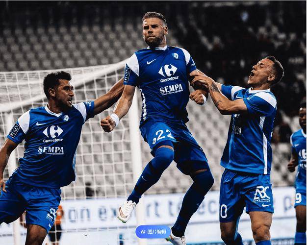 清晨法国杯焦点战;皇家社会临场应变;态度坚定;赛程密集仍需轮换 清晨法国杯焦点战;皇家社会临场应变;态度坚定;赛程密集仍需轮换