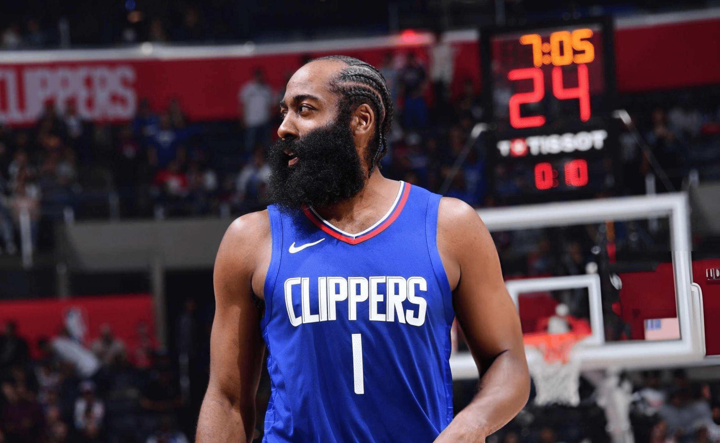 赛地聚焦——NBA季后赛窗口期热度飙升，犹他爵士战术微调，管理层满意，更衣室氛围转暖的简单介绍