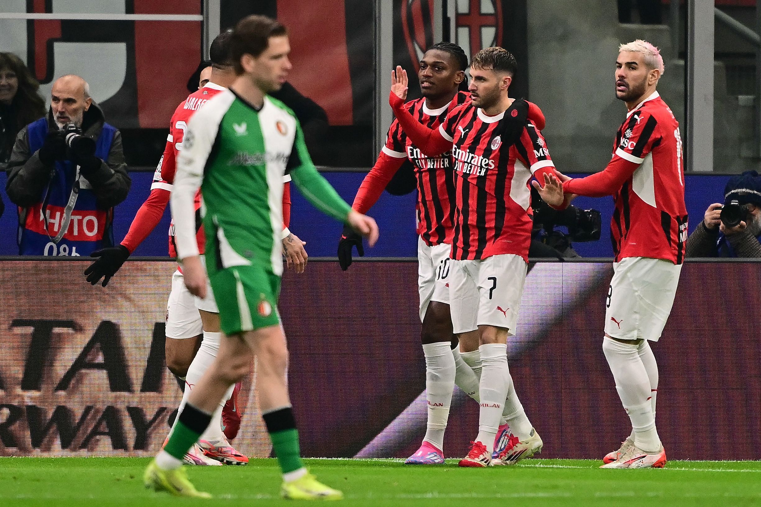 清晨欧冠传出新动向，切尔西迎来里程碑，管理层表态——赛场秩序良好，控场能力受关注的简单介绍